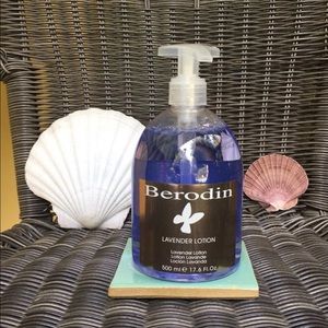 ❗️MOVING SALE❗️🎉HP🎉 NWT- PROFESSIONAL LAVENDER BODY OIL 500ml body oil